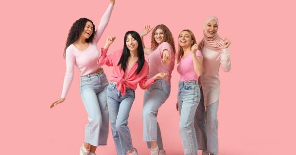 Zabawy na Dzień Kobiet dla dorosłych – pomysły na integrację i wyjątkowe atrakcje na 8 marca