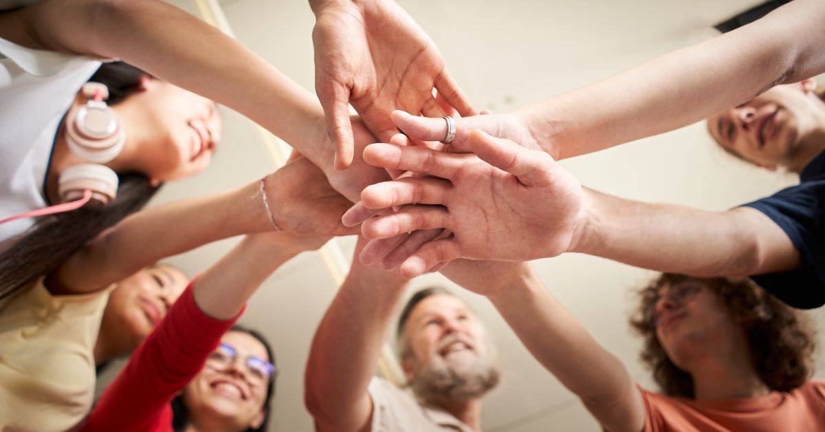 Pytania integracyjne dla dorosłych – jak je zadawać, by naprawdę działały?