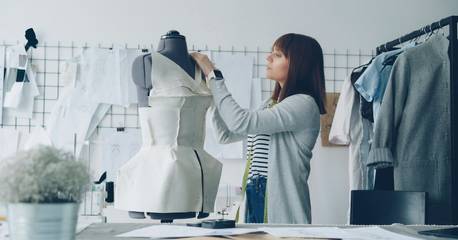 Dress code – co to jest? Jak odczytać zasady ubioru i zawsze wyglądać stosownie? 