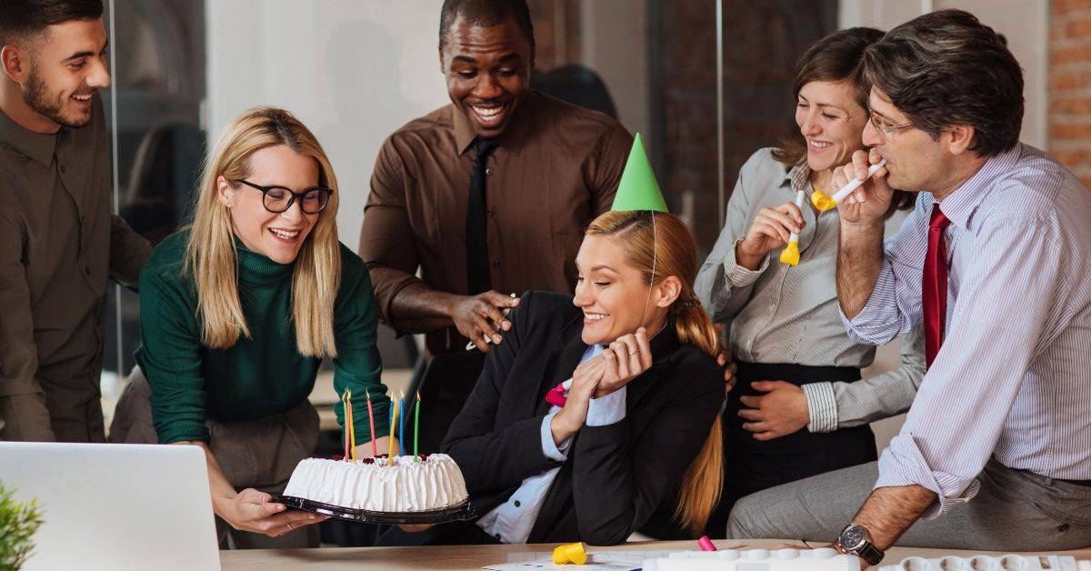 Jak może wyglądać jubileusz firmy? Pomysły, które zapiszą się w pamięci uczestników