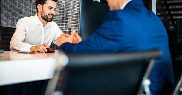 Czy urlop zgłoszony dzień wcześniej jest urlopem na żądanie?