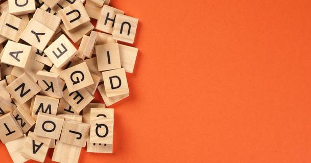 Zabawy słowne dla dorosłych – pomysły na integrację zespołu