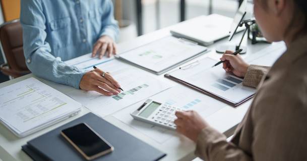 Jeden dzień przerwy w zwolnieniu lekarskim a badania kontrolne – obowiązki pracownika i pracodawcy po chorobie