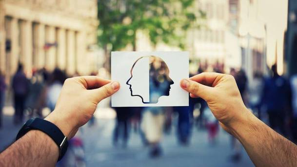 Inteligencja emocjonalna – kluczowy czynnik sukcesu w relacjach zawodowych