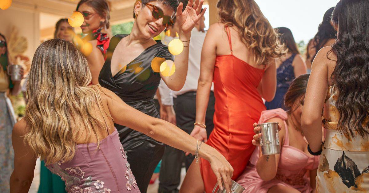Styl Euphoria – impreza, która zachwyci gości i przeniesie ich w świat neonów, kolorów i intensywnych emocji 