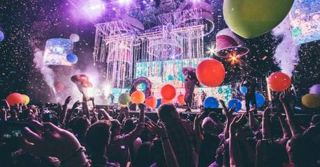 Świąteczne oszustwa w sieci: najpopularniejsze cyberataki i jak się przed nimi bronić?