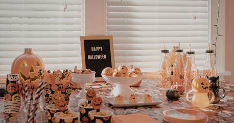 Impreza firmowa w stylu Halloween 
