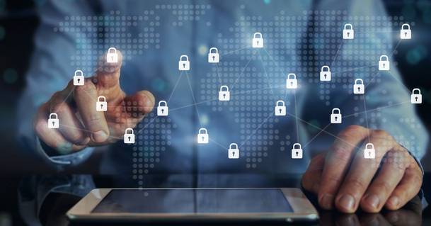 Baiting – co to jest i jak chronić przed nim swoją firmę?